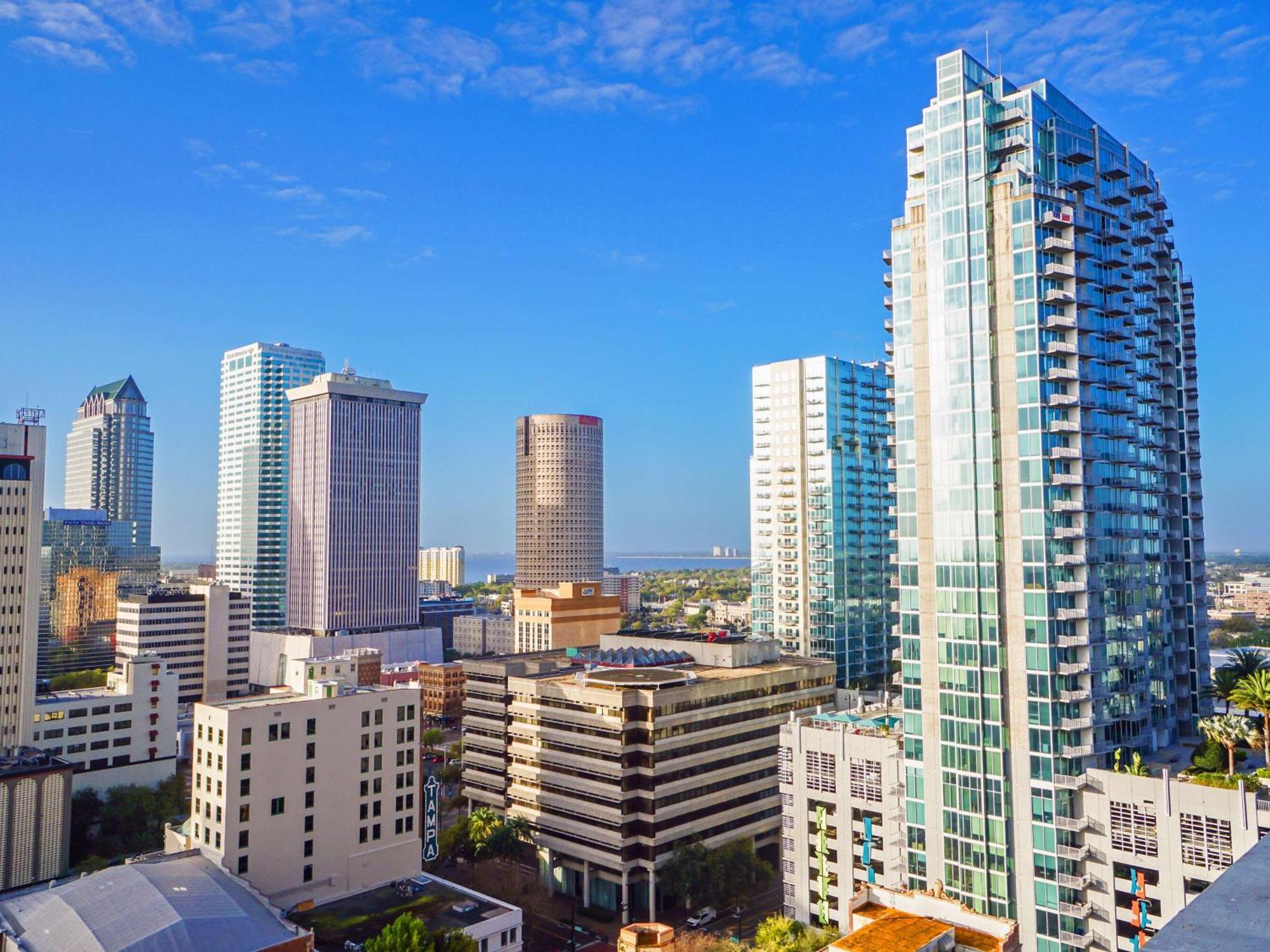 Hotel Flor Tampa Downtown, Tapestry Collection By Hilton Exterior photo